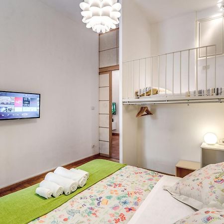 Elegant Apartment Behind The Colosseum Roma Dış mekan fotoğraf