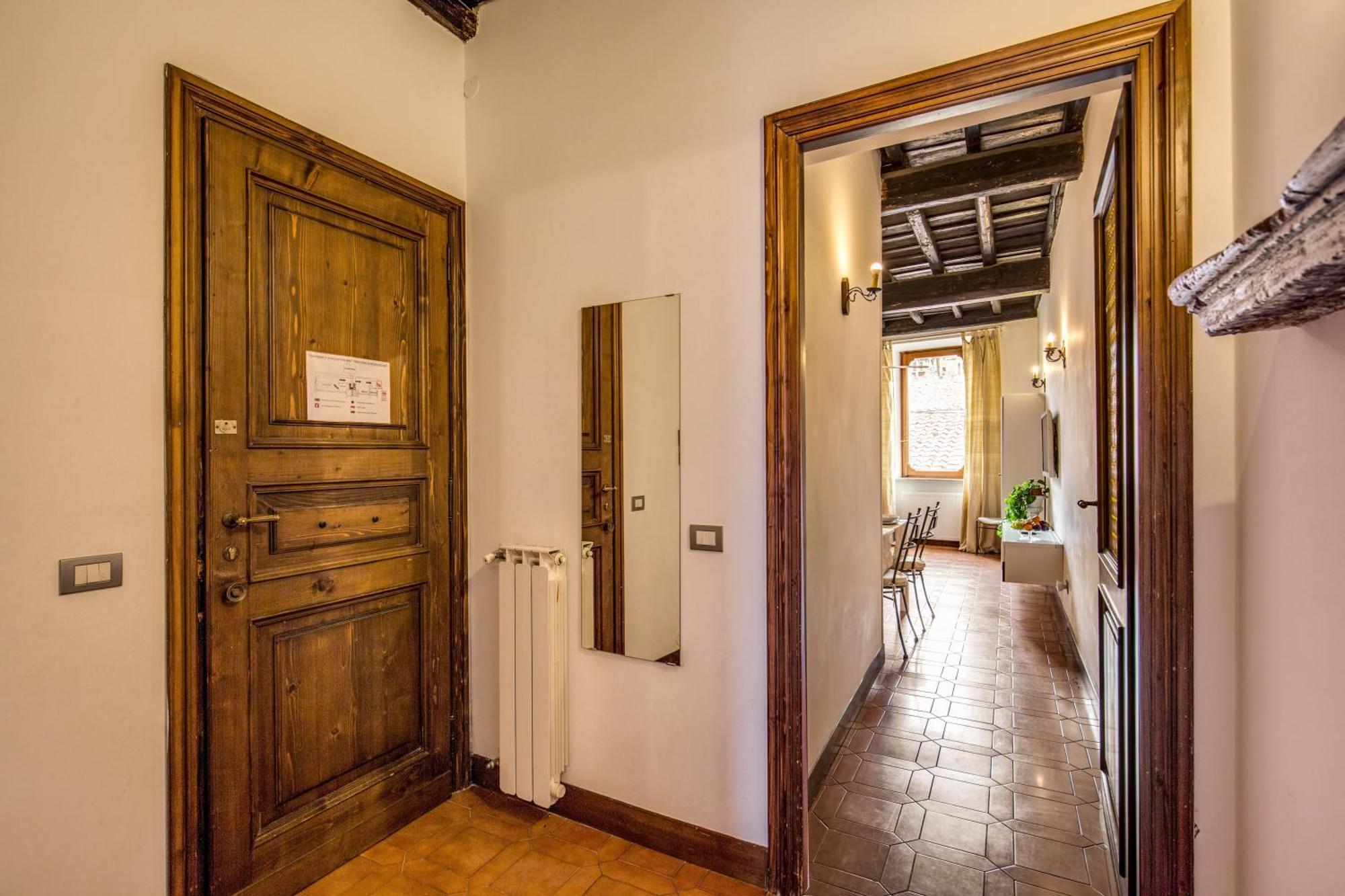 Elegant Apartment Behind The Colosseum Roma Dış mekan fotoğraf