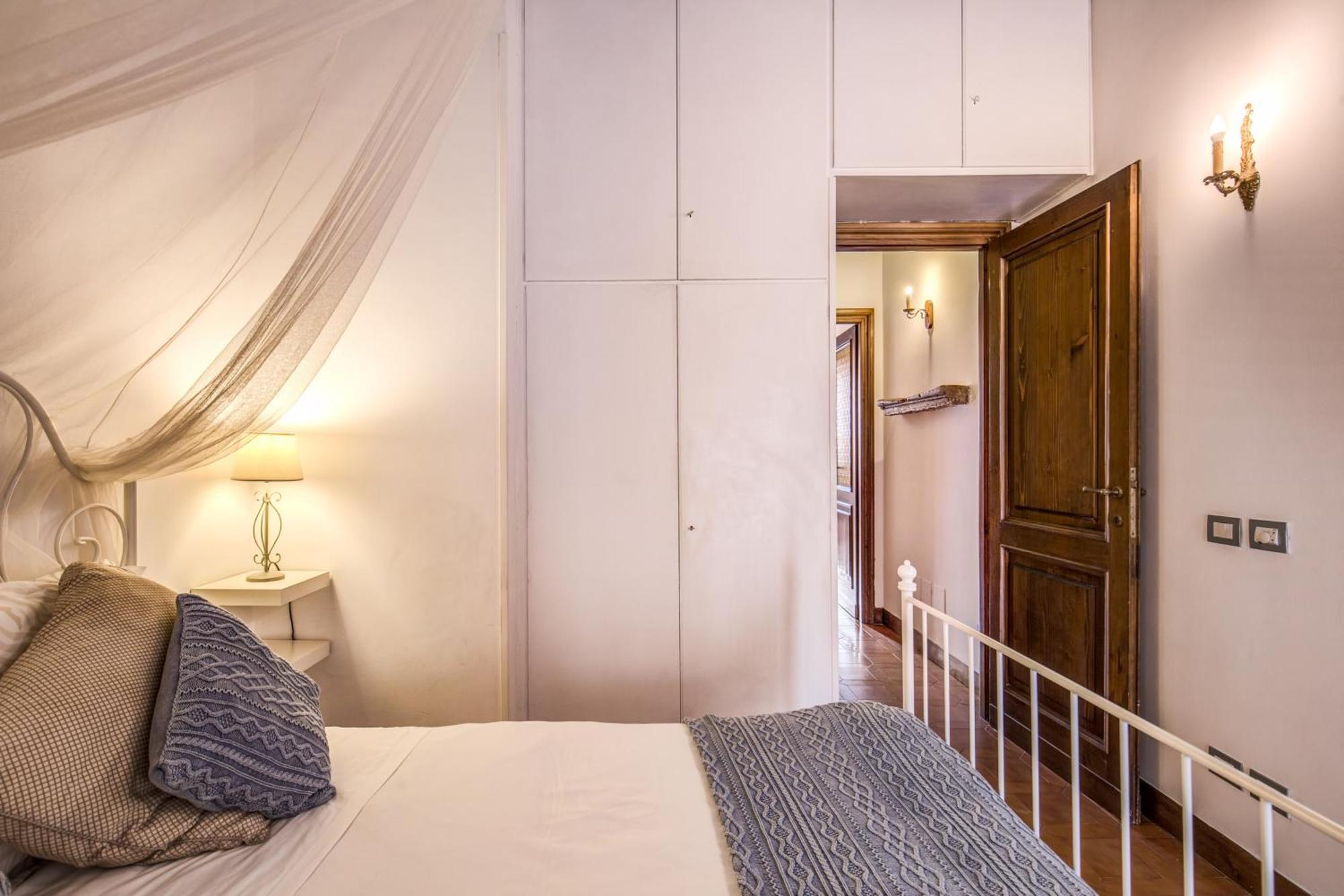 Elegant Apartment Behind The Colosseum Roma Dış mekan fotoğraf