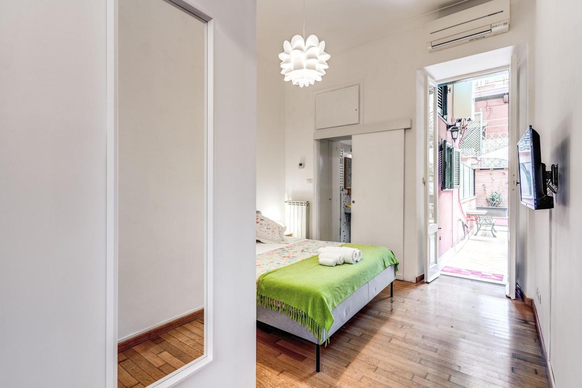 Elegant Apartment Behind The Colosseum Roma Dış mekan fotoğraf