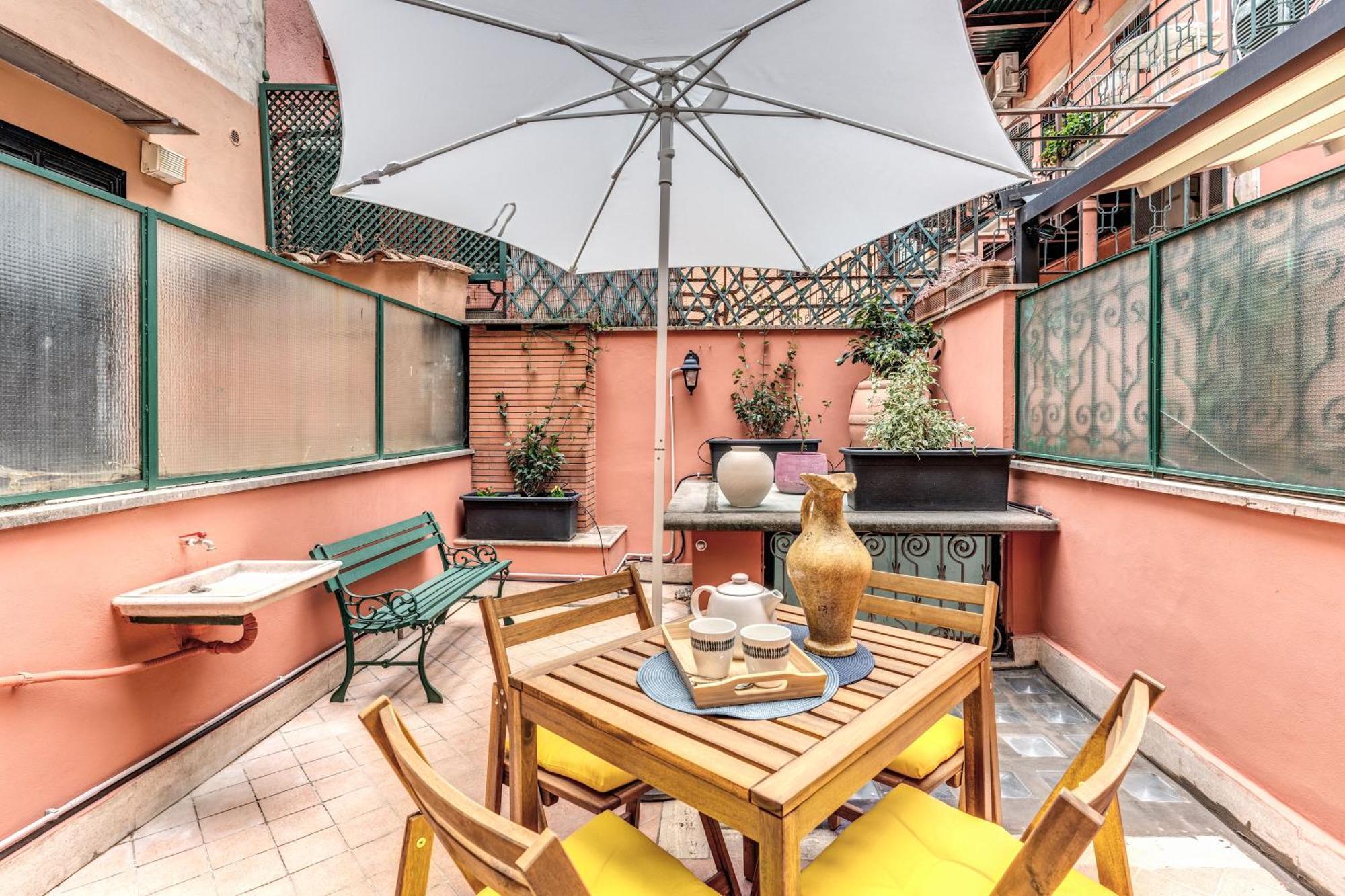 Elegant Apartment Behind The Colosseum Roma Dış mekan fotoğraf
