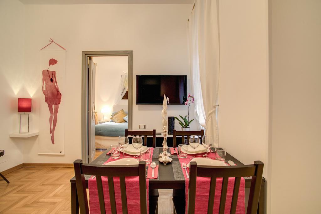 Elegant Apartment Behind The Colosseum Roma Dış mekan fotoğraf