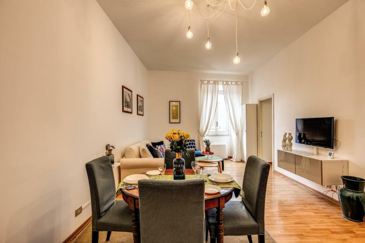 Elegant Apartment Behind The Colosseum Roma Dış mekan fotoğraf