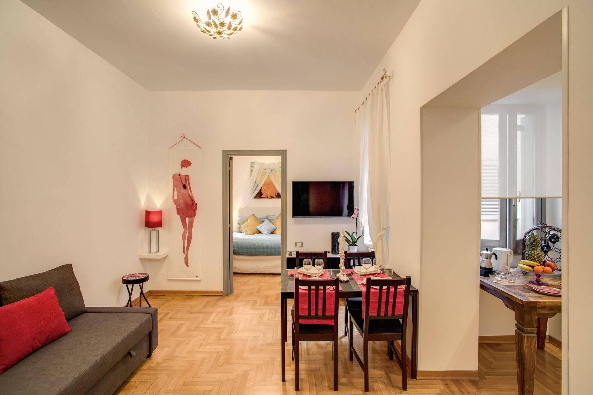 Elegant Apartment Behind The Colosseum Roma Dış mekan fotoğraf
